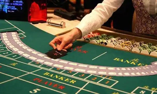 Suasana pertandingan sepak bola yang mendapat perhatian besar para pengguna ip69